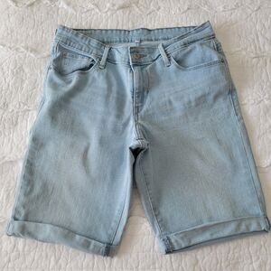 Levi's Denim Shorts 28" Stretch EUC Light Blue 9.5" Inseam